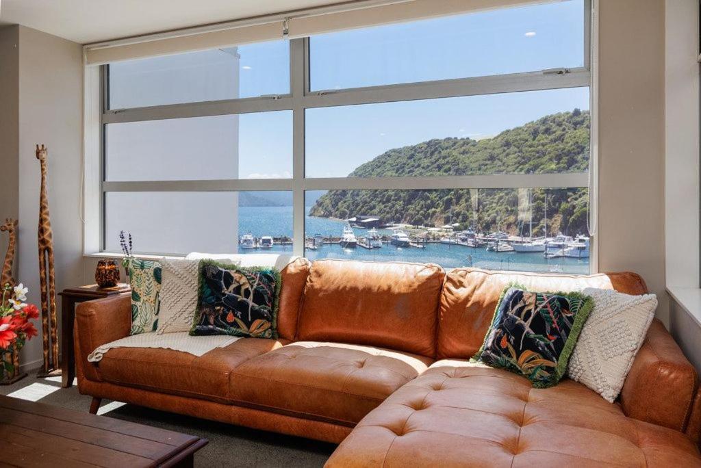Astonishing Views Superb Waterfront Apartment Піктон Екстер'єр фото